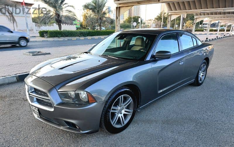 Dodge Charger 2012 excellent condition 8