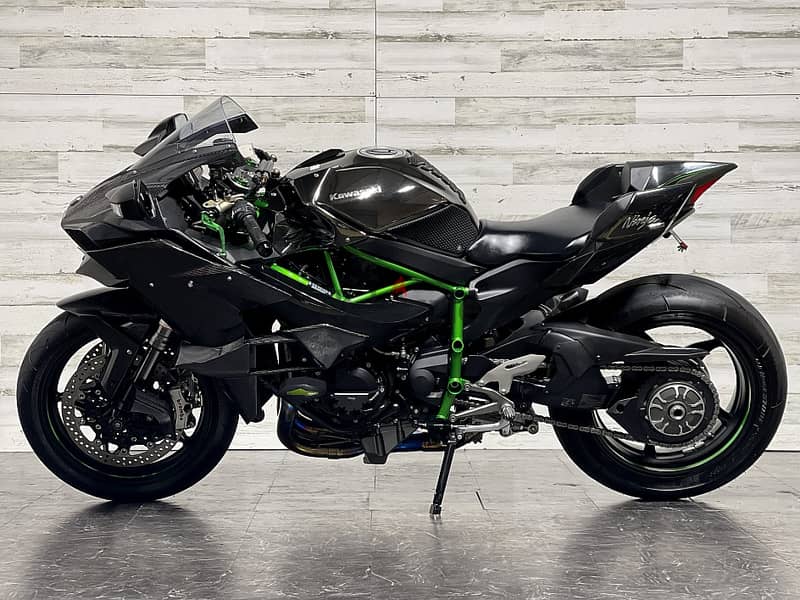 2023 Kawasaki Ninja H2   +96597178507 2