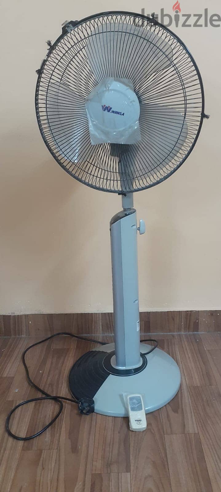 Wansa Fan With Remote in Excellent Condition for Sale 2