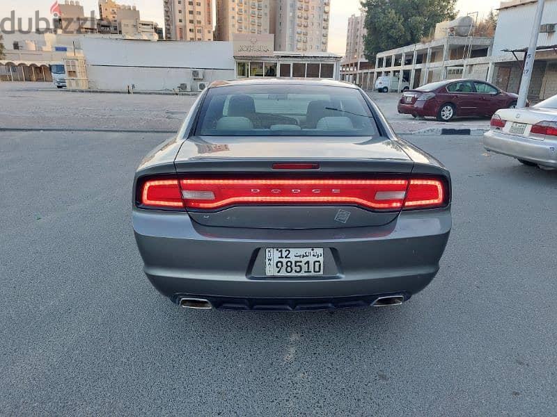 Dodge Charger 2012 excellent condition 3