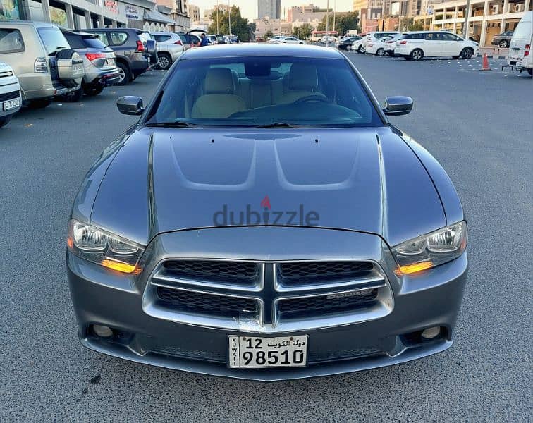 Dodge Charger 2012 excellent condition 4