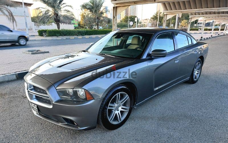 Dodge Charger 2012 excellent condition 8