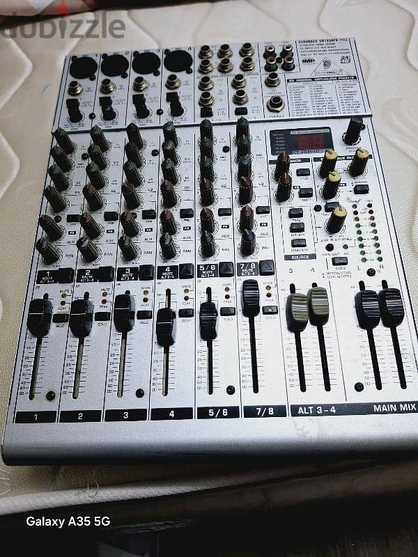 bheringer 8 chanel mixer all chanel working good. 1