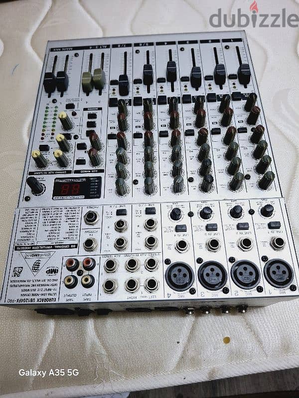 bheringer 8 chanel mixer all chanel working good. 3