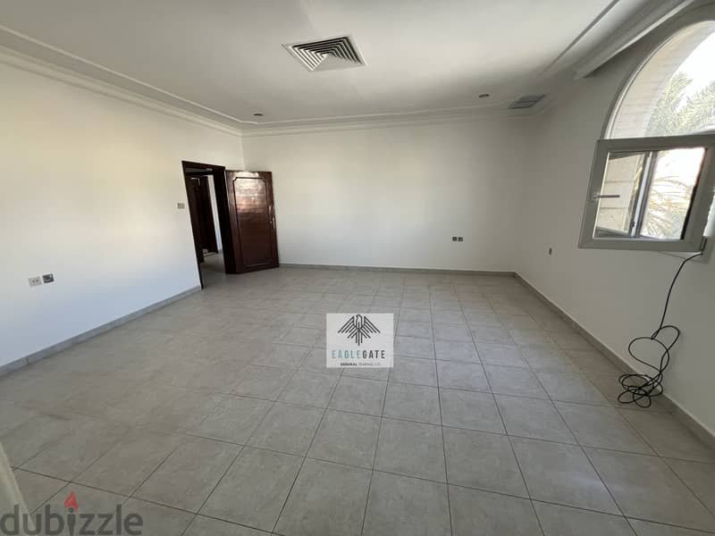 Very spacious, older 4 bedroom floor located in Bayan. 5