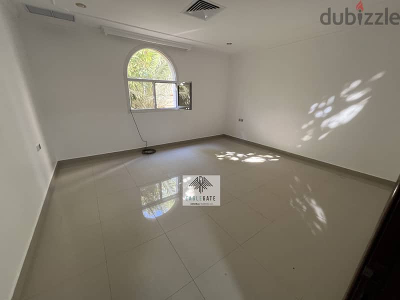 Very spacious, older 4 bedroom floor located in Bayan. 7