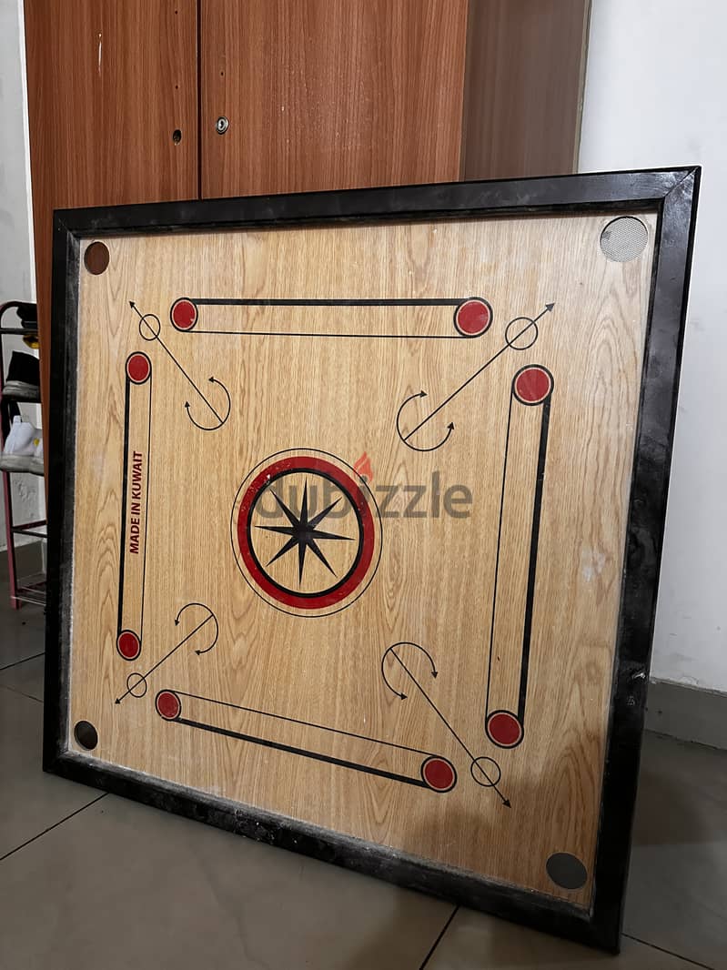 Carrom board 0