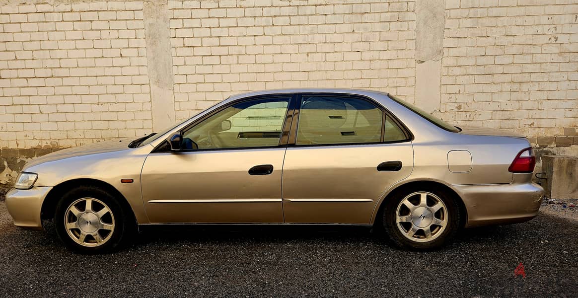 Honda Accord 2000 Gold color KD250 5