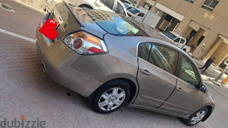 Nissan Altima 2011  V4 FAMILY USED URGENT SALE 4