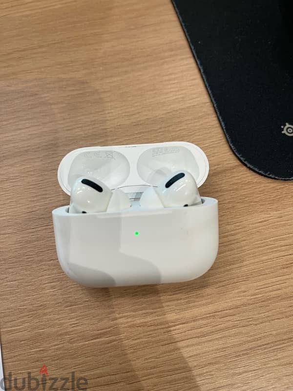 Apple AirPods Pro 0