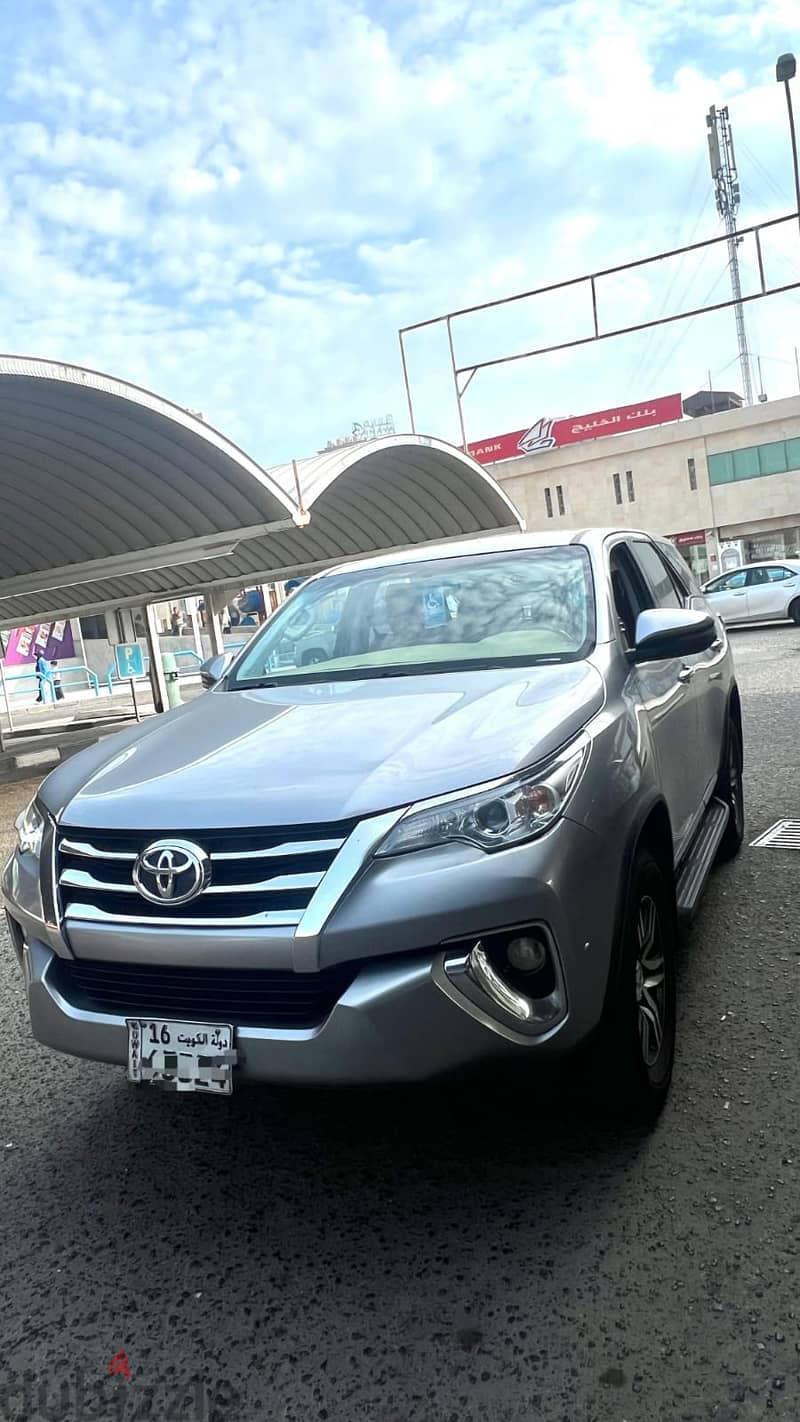 Toyota Fortuner 2019 4