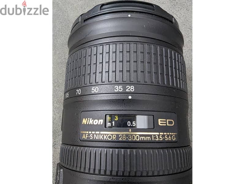 Nikon Zoom Lens 28-300mm f/3.5-5.6 VR 1