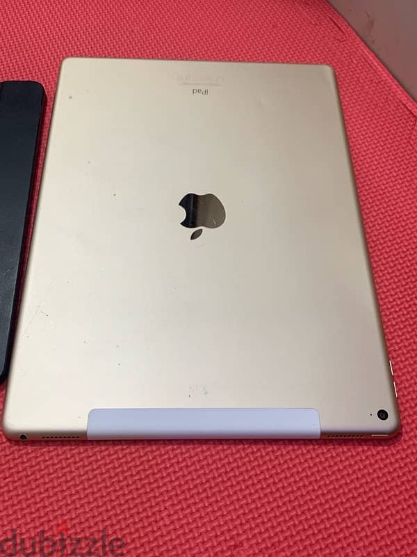 iPad Pro 128gb 12.9 inch screen big screen size sim and Wi-Fi works 1