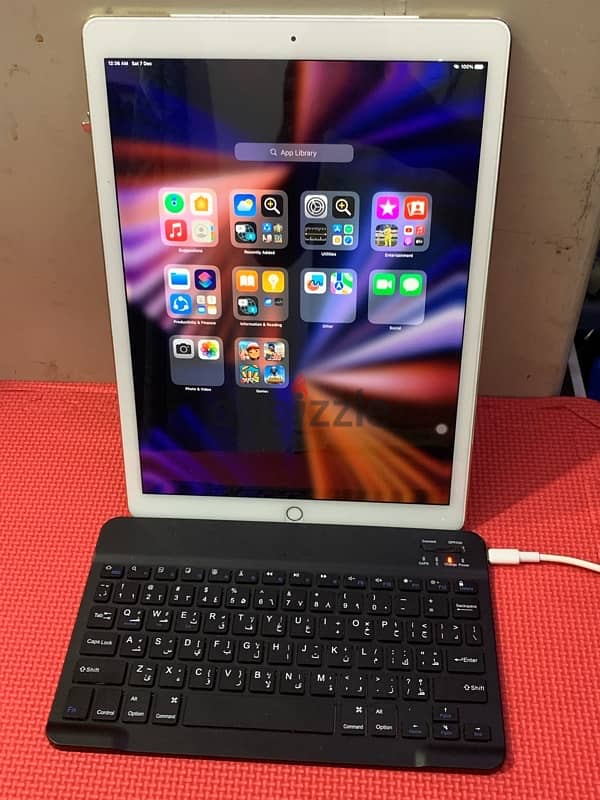 iPad Pro 128gb 12.9 inch screen big screen size sim and Wi-Fi works 2