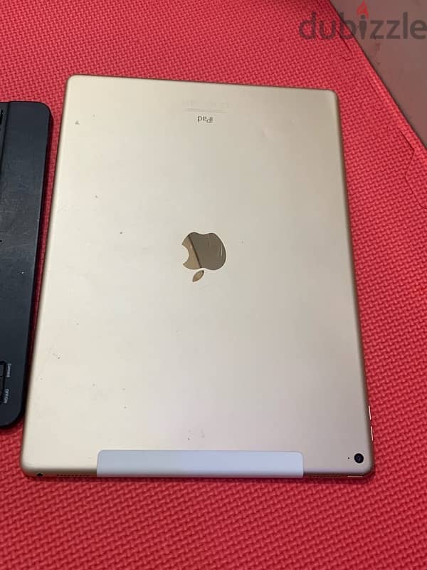 iPad Pro 128gb 12.9 inch screen big screen size sim and Wi-Fi works 4