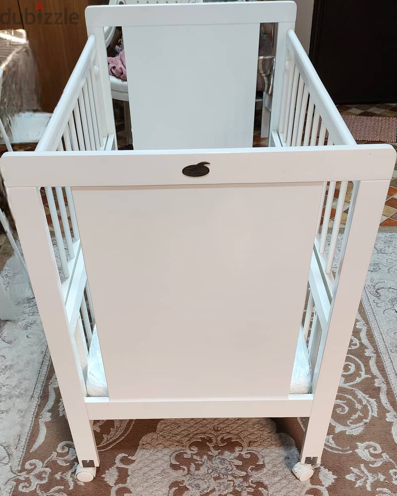 Wooden Baby cot for sale 1