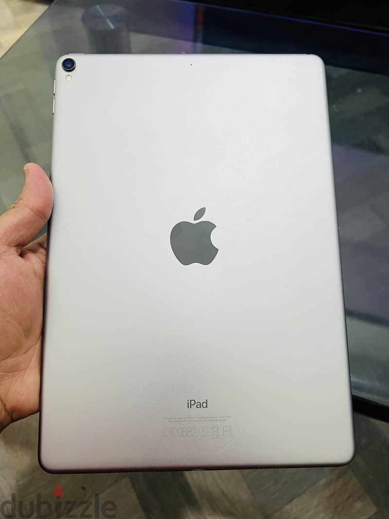 Ipad pro 10.5inch 64gb excellent condition 0