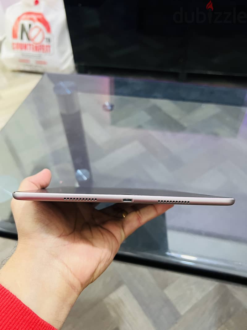 Ipad pro 10.5inch 64gb excellent condition 4