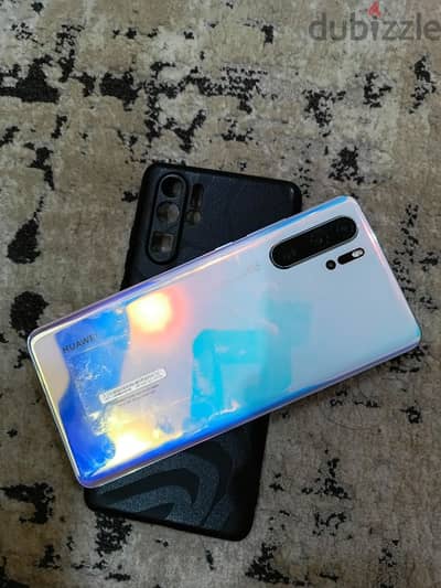 للبيع هواوي p30pro بحاله ممتازه ولا خدش كالجديد