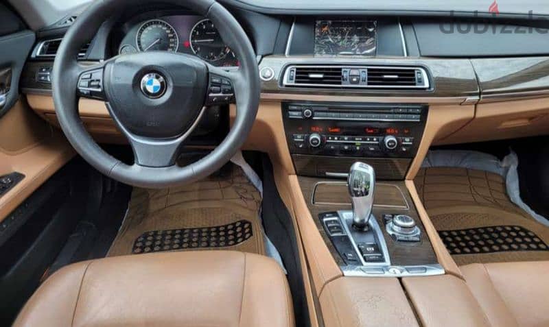 BMW 7-Series 2014 8