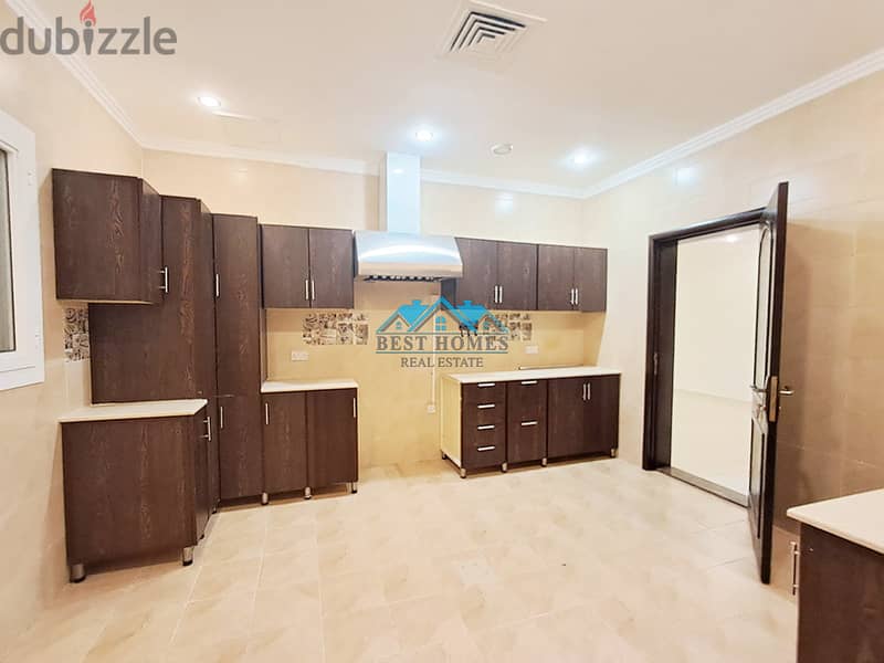 4 Bedrooms Floor in Massayal Area 6