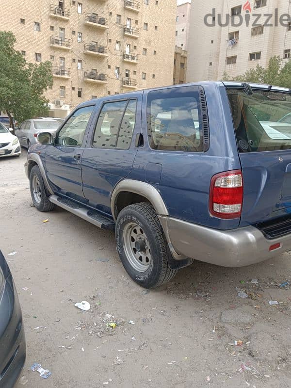 Nissan Pathfinder 2002 3