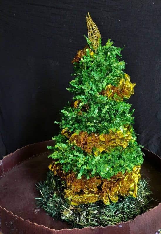 Green & Yellow Christmas Tree 0