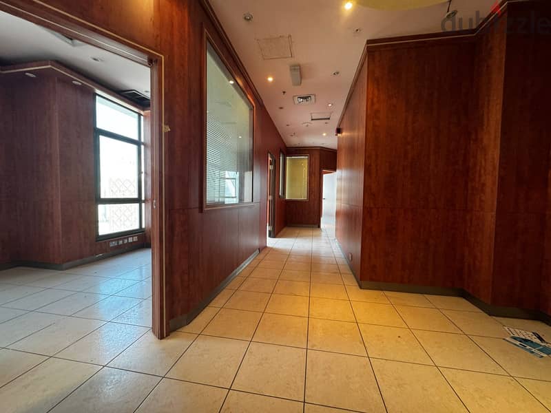 للايجار مكتب فى الشرق مدينة الكويت  175 مFor rent an office 0