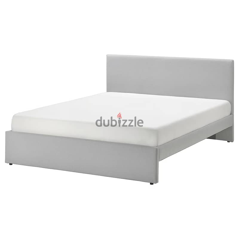 Bed frame - Mattress 180*200cm - Duvet 240x220cm - Pillow (2 Pieces) 2