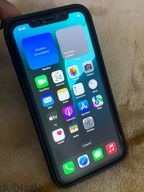 iPhone 11 . . 128gb battery and display change all everything working 7