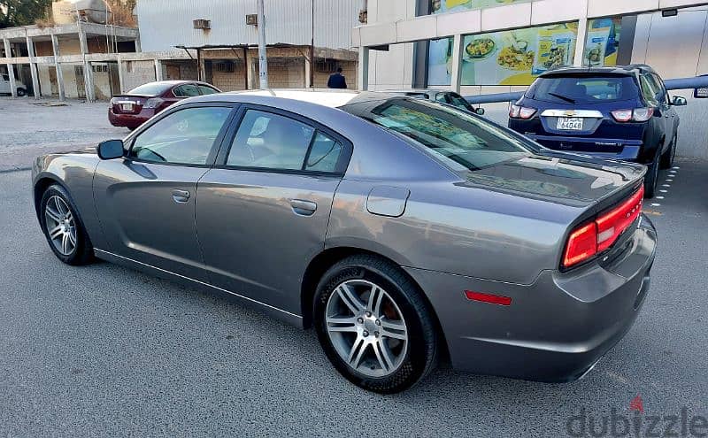 Dodge Charger 2012 excellent condition 2