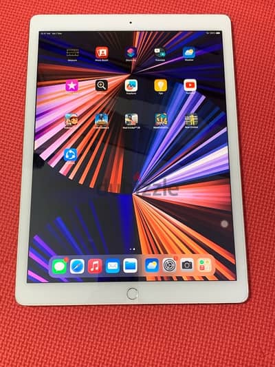 iPad Pro 12.9 inch sim and Wi-Fi 128gb good condition