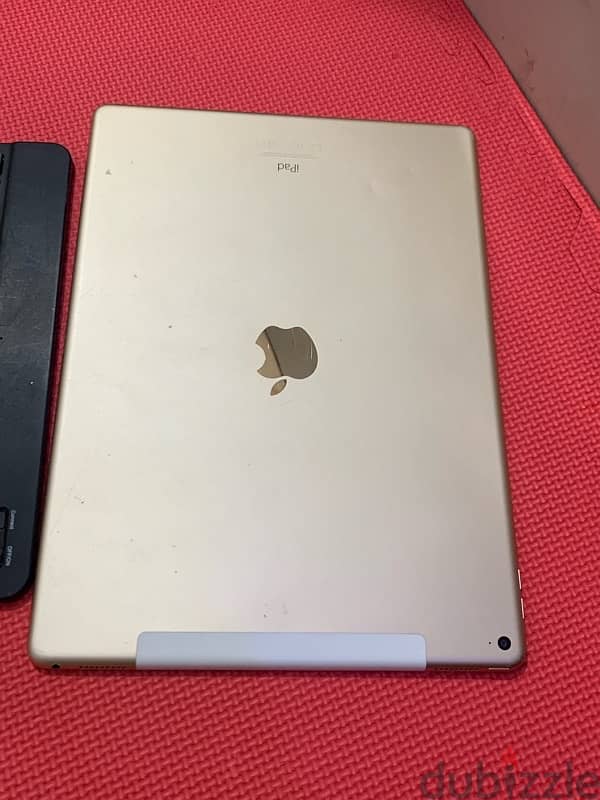 iPad Pro 12.9 inch sim and Wi-Fi 128gb good condition 2