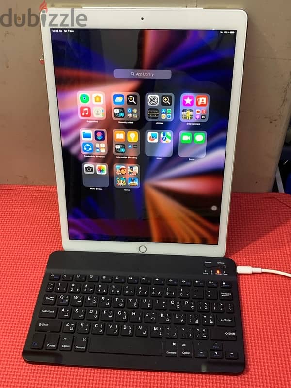 iPad Pro 12.9 inch sim and Wi-Fi 128gb good condition 3