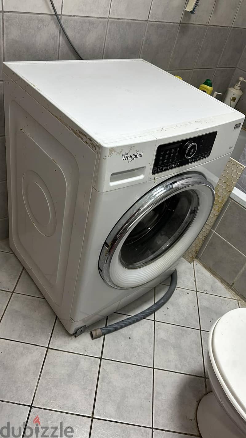 Frontloading Automatic Washing Machine 8 years fully functional 1