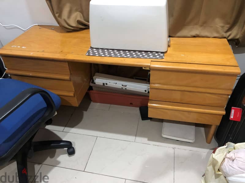 Carpet Centre Table Bed Desk Chair & TV Cabinets 4