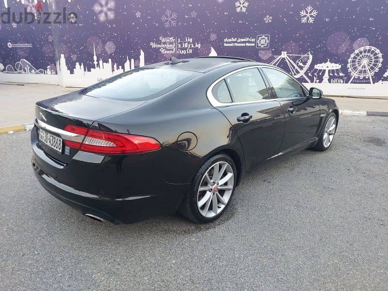 Jaguar XF . 2014 5