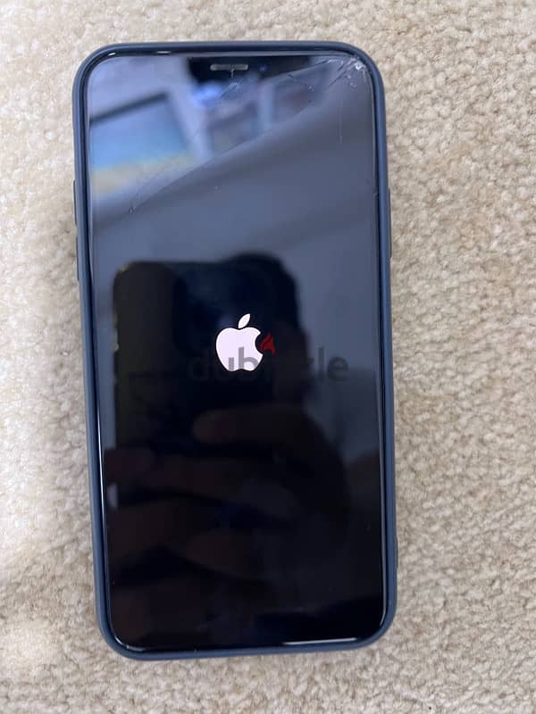 iPhone XS a little cracked on top 256 GB 2