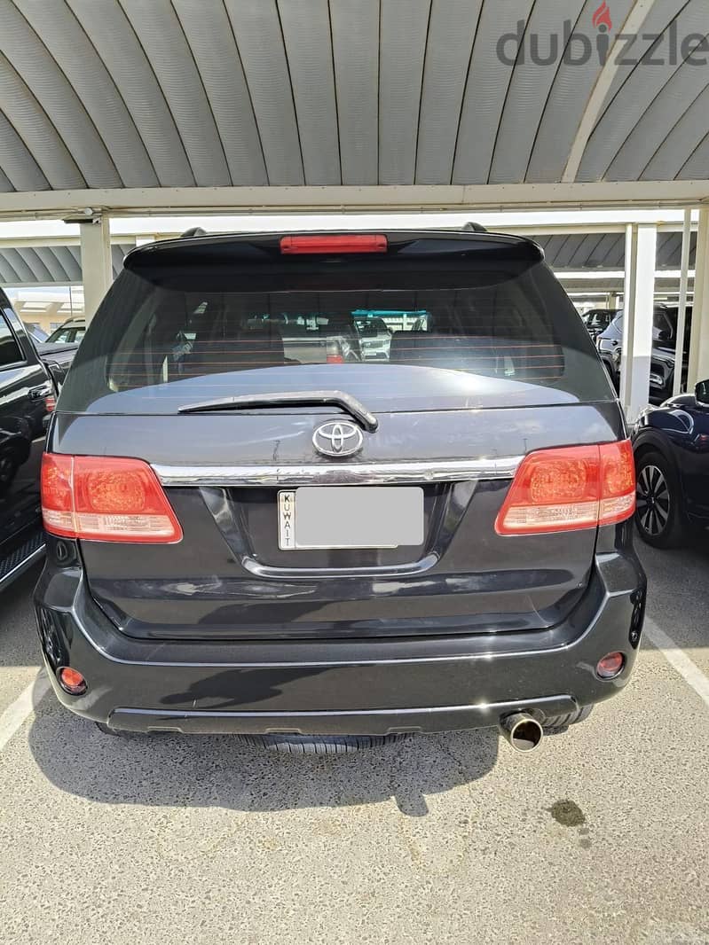 Toyota Fortuner 2006 V6 for sale 3