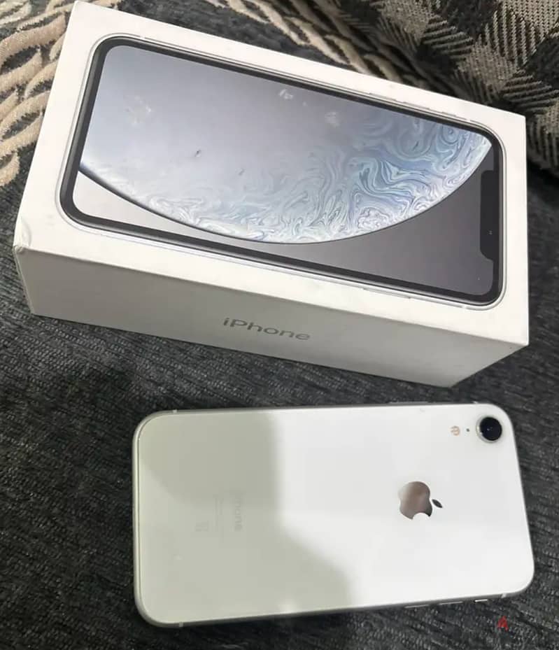 Apple - iPhone XR 5