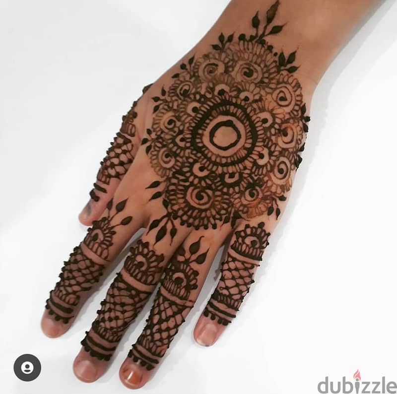 Henna Artist available in Kuwait 3