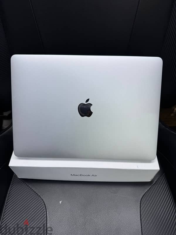 للبيعMACBOOK AIR موديل 2020بحالة ممتازة 1