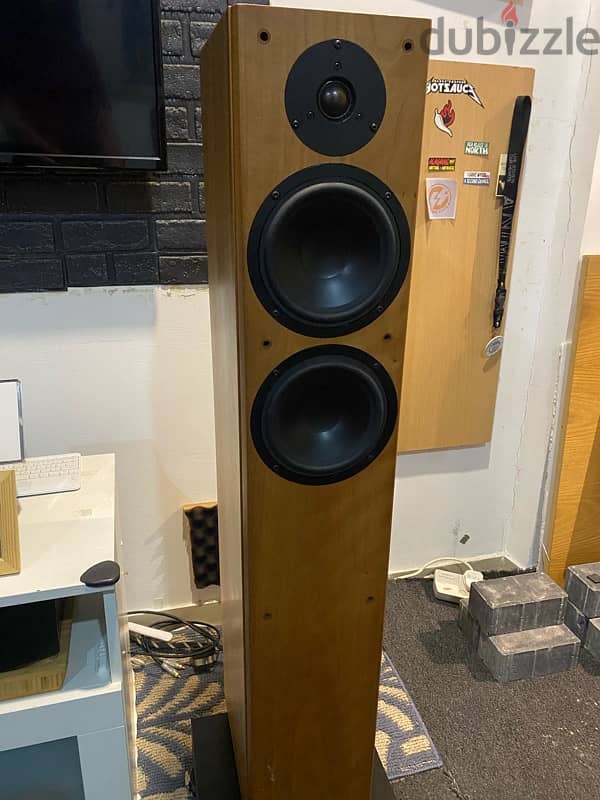 Tannoy R3 Tower speaker in excellent condition 2