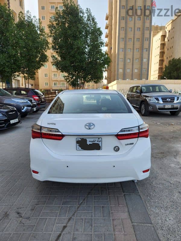 Toyota Corolla 2017 3