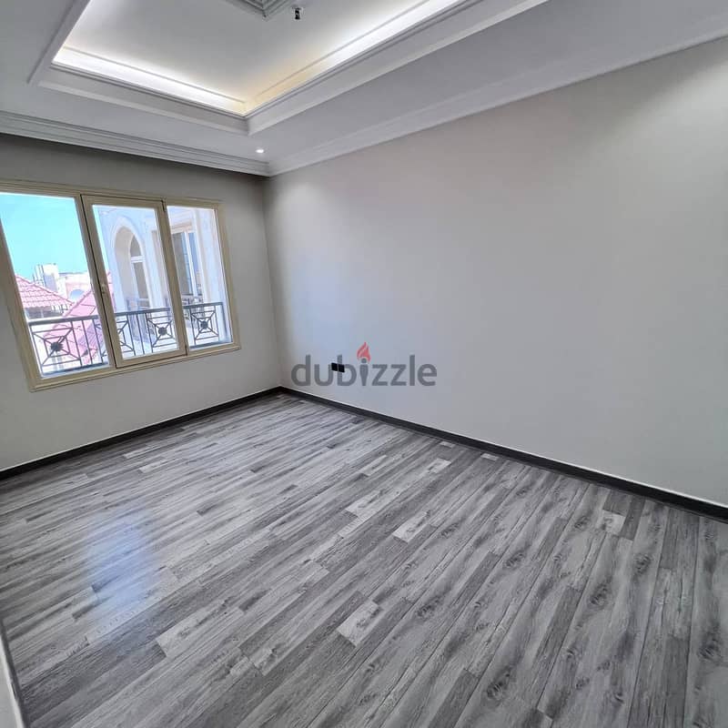 Apartment with a roof for rent in Salmiya Block 2 4