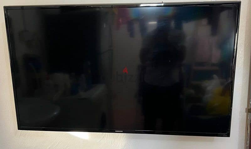 Wansa TV 43" LED Smart TV for sale 1