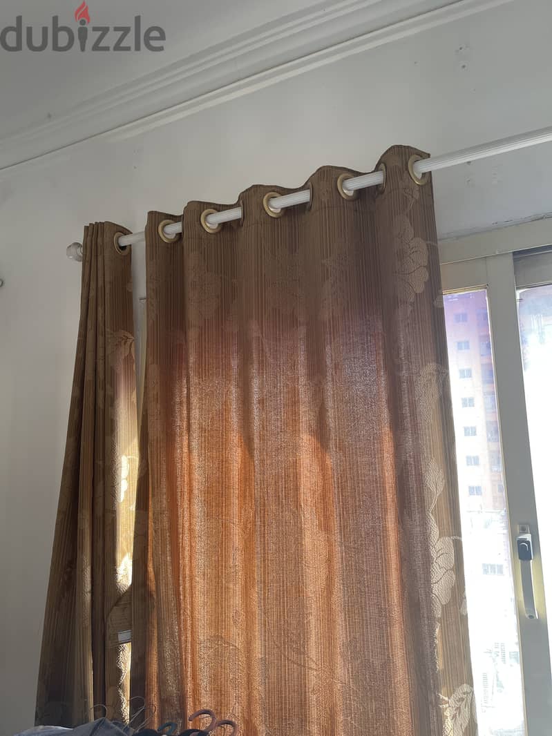 7 pieces of window curtains same length alongwith 2 pelmet rods 2