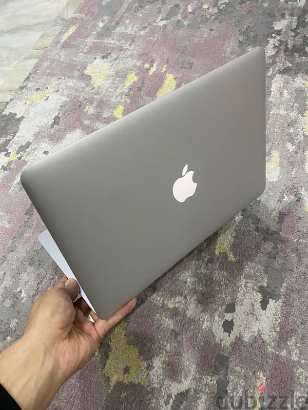 MacBook Air 2015 very clean core i5 8gb ram 128ssd 5