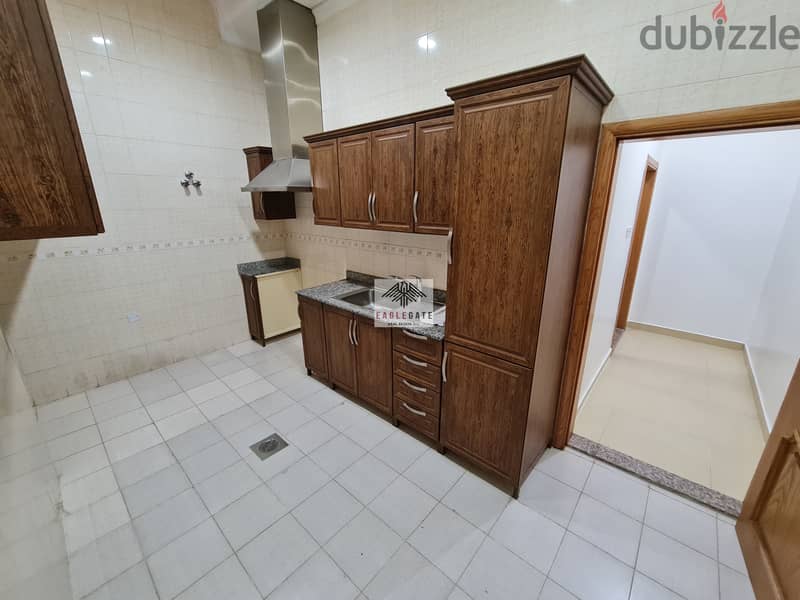 Abu Faitra, huge 4 bedroom apartment with private pool 4