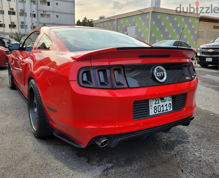 Ford Mustang 2013 1